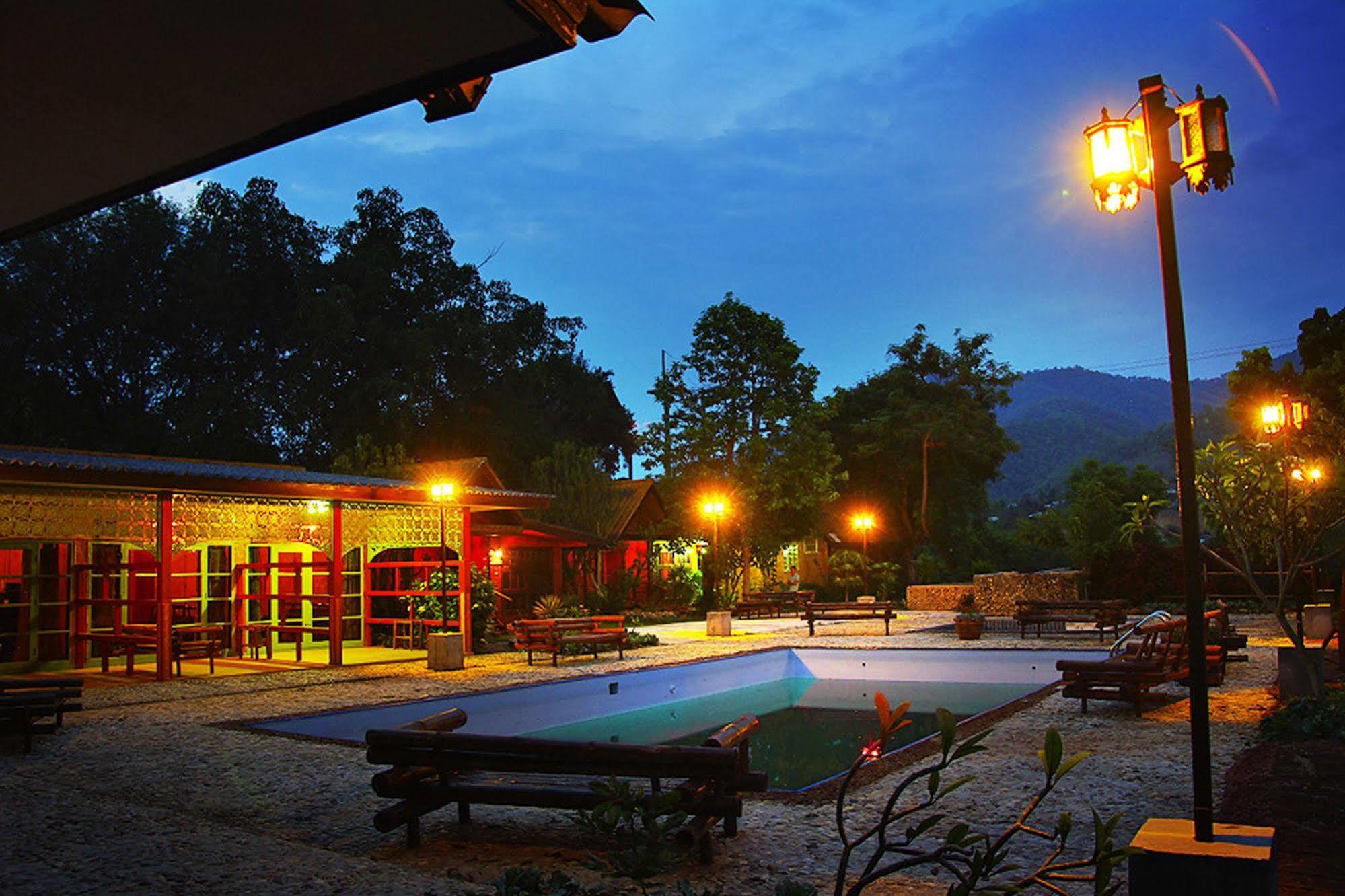 Areeya Phuree Resort Thaton Mae Ai Exterior photo