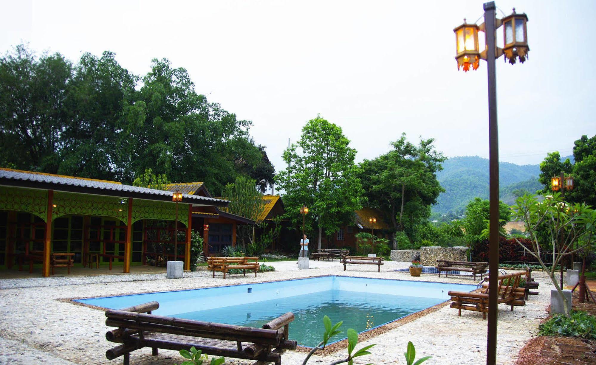 Areeya Phuree Resort Thaton Mae Ai Exterior photo